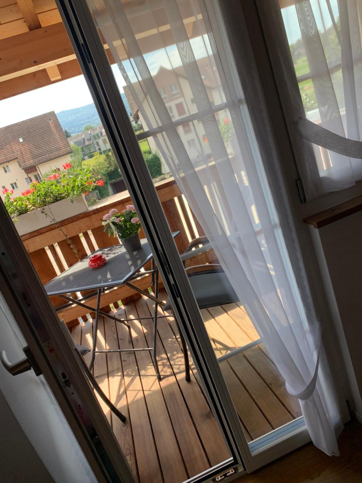 Conny'S B&B Niederweningen Bagian luar foto